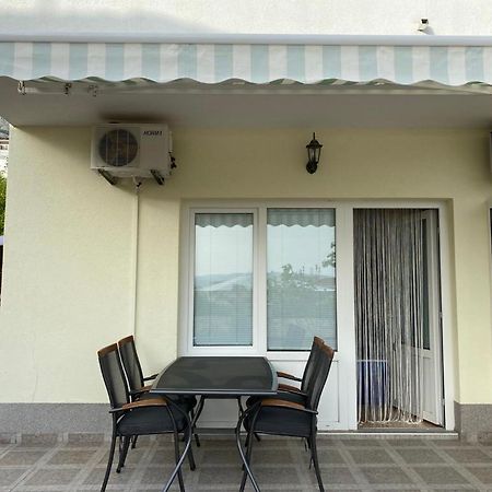 Apartmani Znaor Baška Voda Kültér fotó