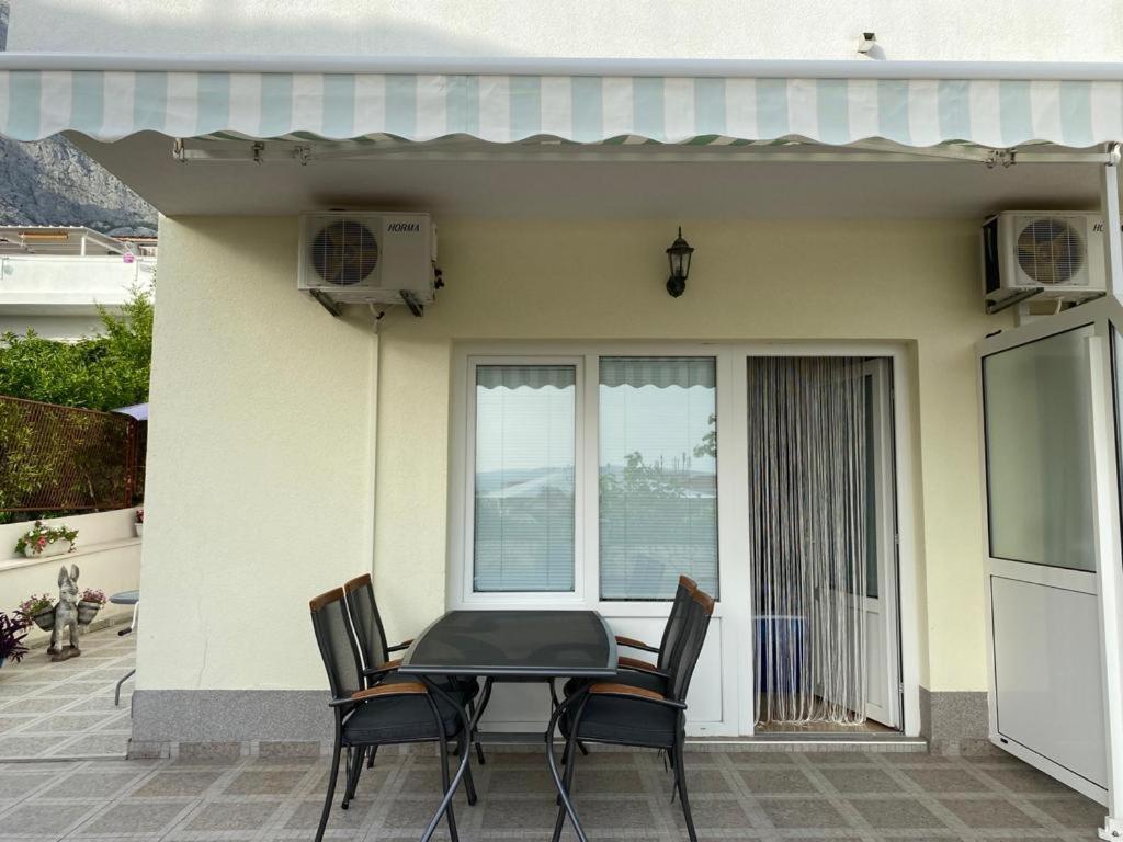 Apartmani Znaor Baška Voda Kültér fotó