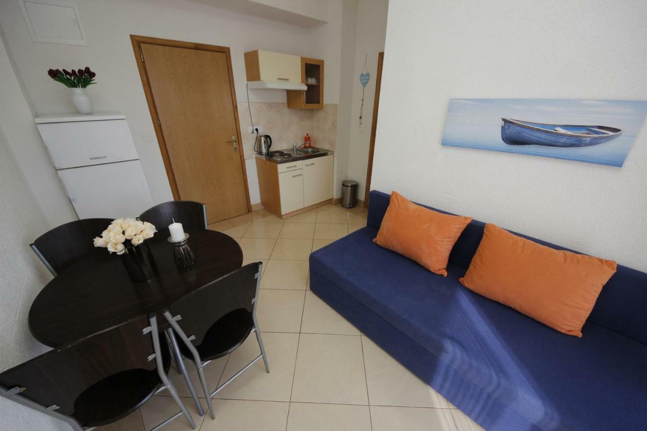 Apartmani Znaor Baška Voda Kültér fotó