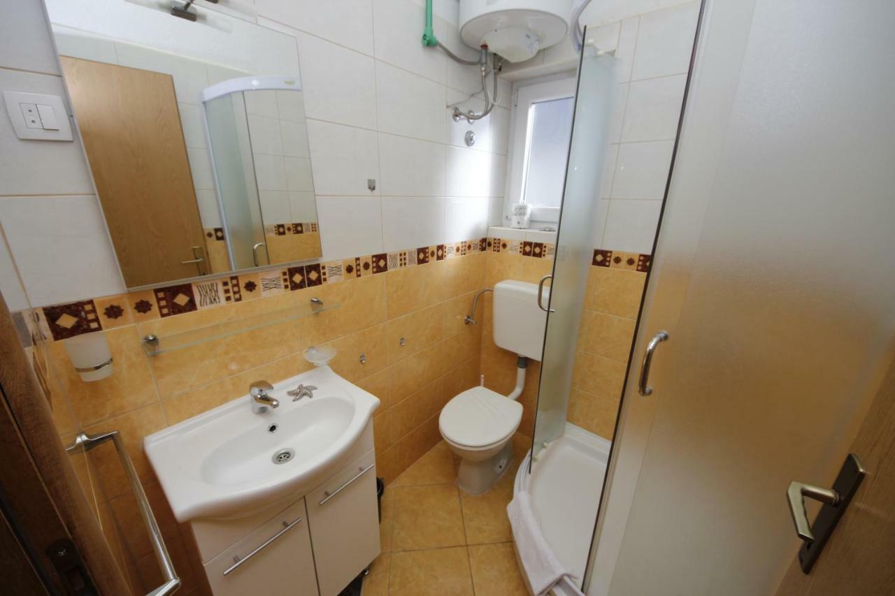 Apartmani Znaor Baška Voda Kültér fotó