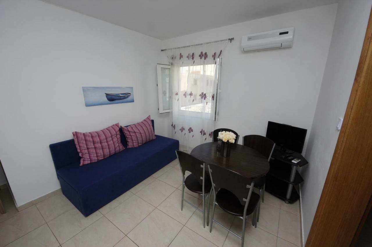 Apartmani Znaor Baška Voda Kültér fotó