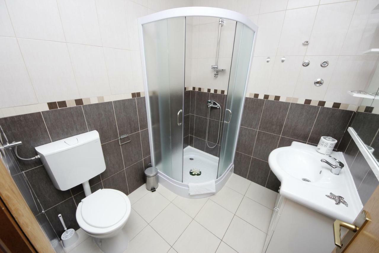 Apartmani Znaor Baška Voda Kültér fotó