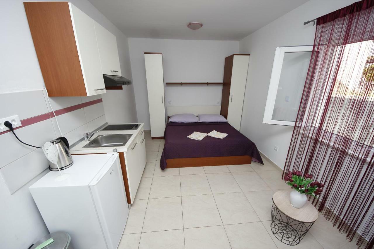 Apartmani Znaor Baška Voda Kültér fotó