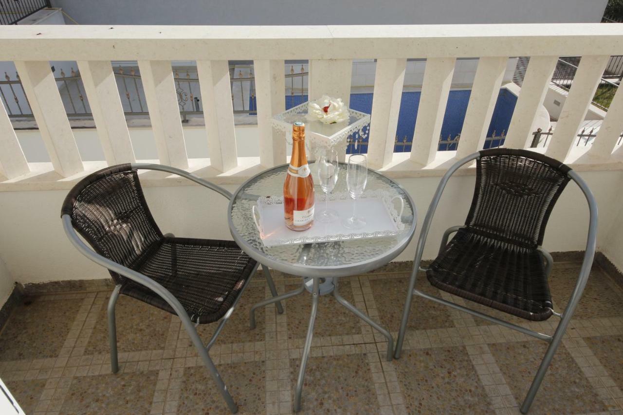 Apartmani Znaor Baška Voda Kültér fotó