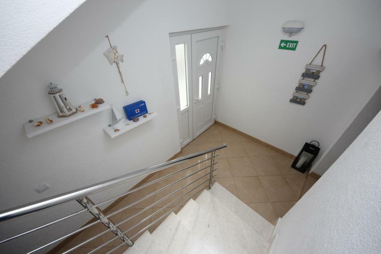 Apartmani Znaor Baška Voda Kültér fotó