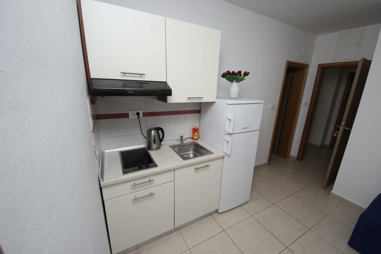 Apartmani Znaor Baška Voda Kültér fotó