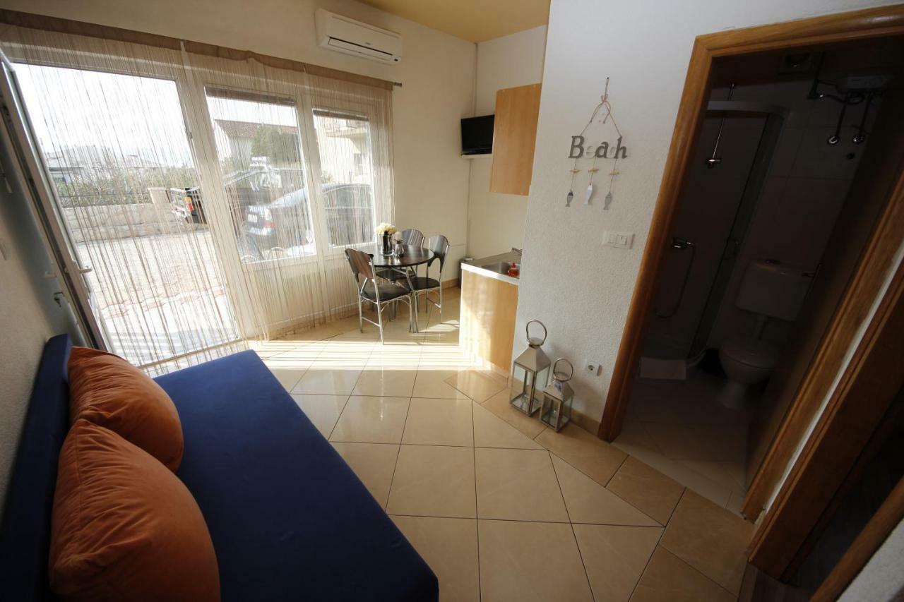 Apartmani Znaor Baška Voda Kültér fotó