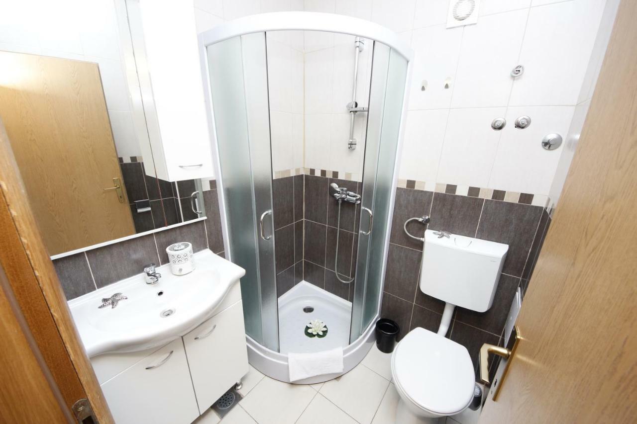 Apartmani Znaor Baška Voda Kültér fotó